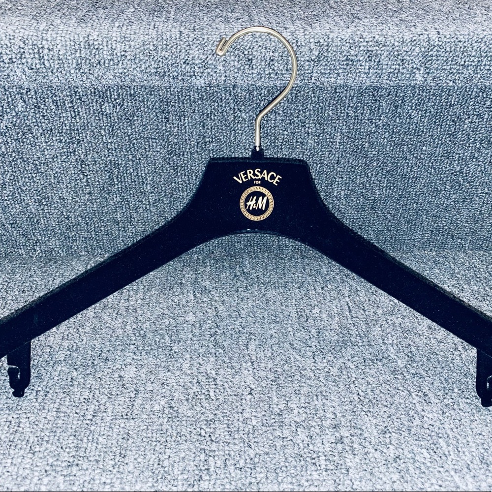 (1) Versace for H&M SMALLER Collection Hanger Velvet Clothes Limited Ed. Black